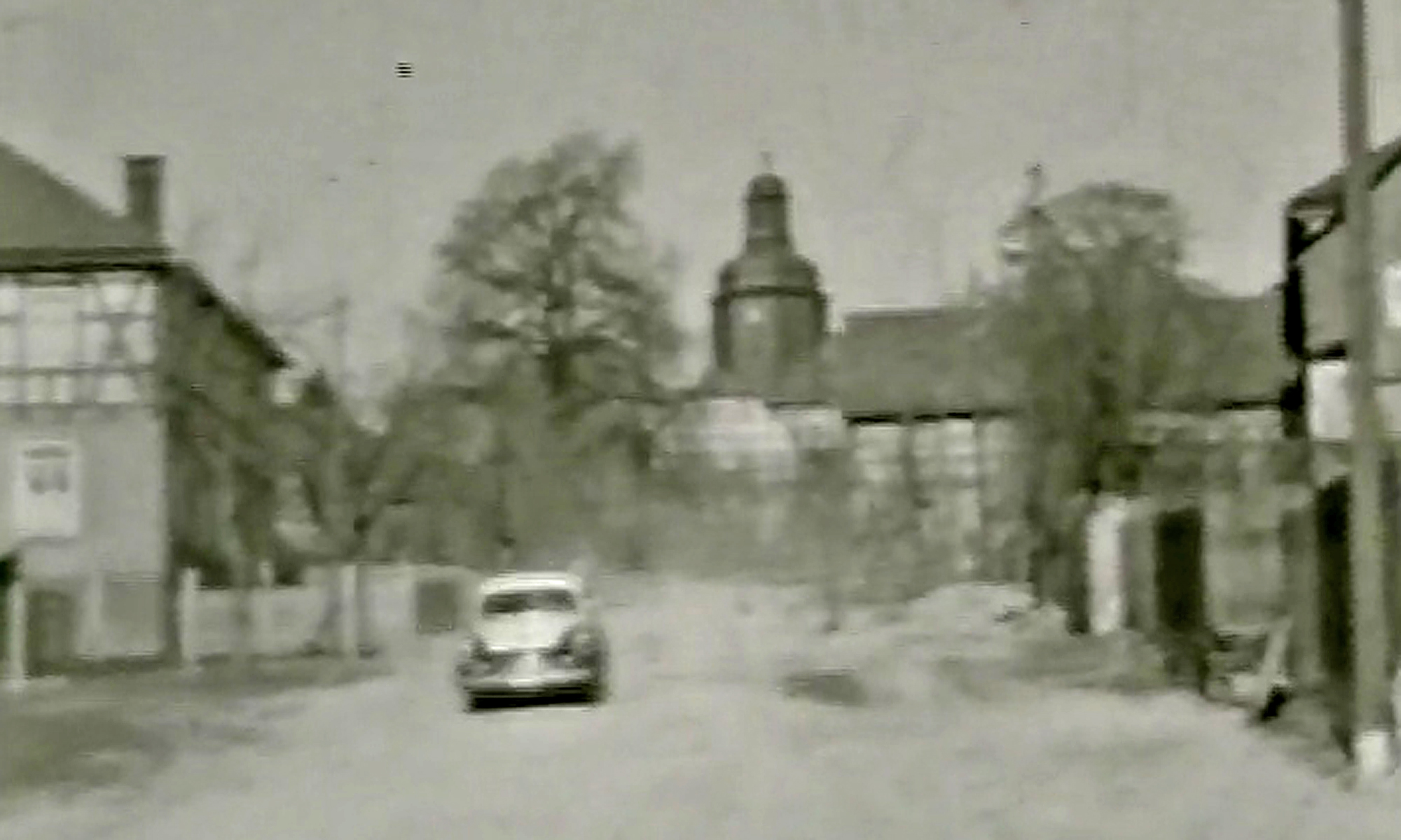 Bild von der Schöndorfer Dorfstraße in den 1960er Jahren