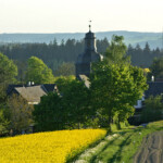 Blick von den Hofgelängen aus nach Schöndorf Blick von den Hofgelängen aus nach Schöndorf